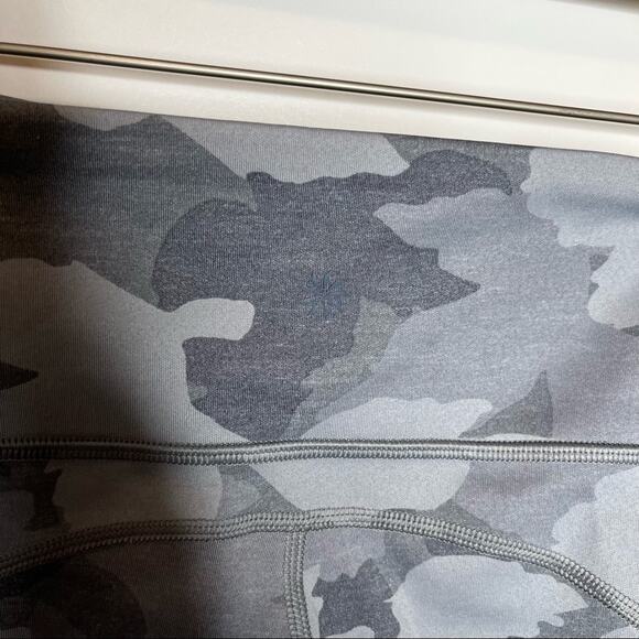 Athleta All In Camo 7/8 Tight Legging Cobblestone Grey Heather Size Small - Picture 6 of 9